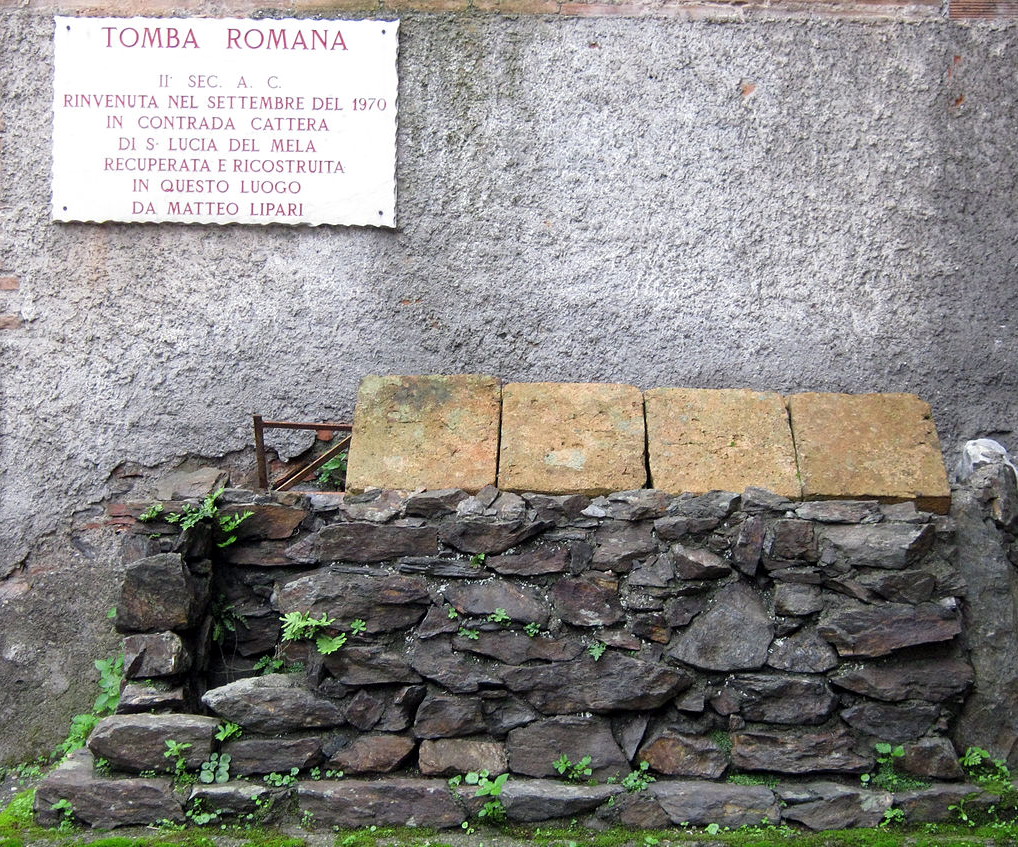 Roman_Tomb_Santa_Lucia_del_Mela1.jpg
